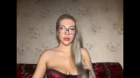 LuxSonyaStar online show from 11.27.25