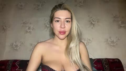 LuxSonyaStar online show from 12.15.25