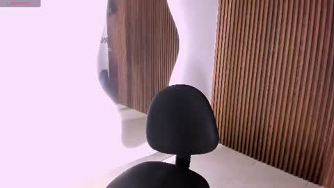 Snapshot of luxury_candy_ chatting on 06.20.26 luxury_candy_ online show from 06.20.26