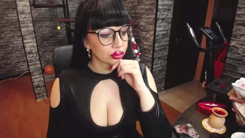 Spoiled dominant mindfucker mistress MakeupartistNail ArtistFitness and Yoga lover online show from 12.06.24