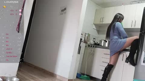 Snapshot of luz_celeste_ chatting on 04.18.26 Luz online show from 04.18.26