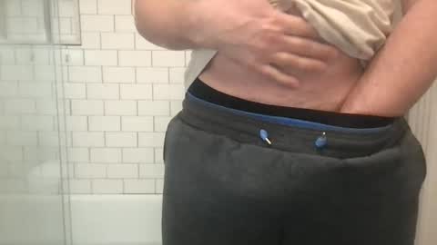 lvguynextdoor440656 online show from 11.17.25