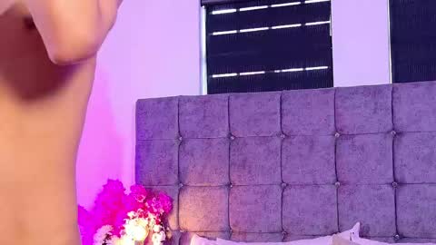 Snapshot of lyadumont chatting on 04.19.26 LYA online show from 04.19.26