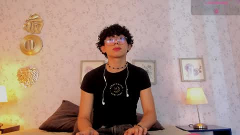 Snapshot of lyan_twink chatting on 05.26.26 Lyan online show from 05.26.26