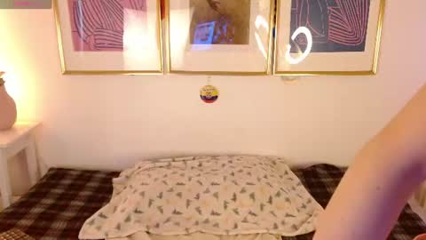 Snapshot of lyana_xz chatting on 06.26.26 LYA online show from 06.26.26