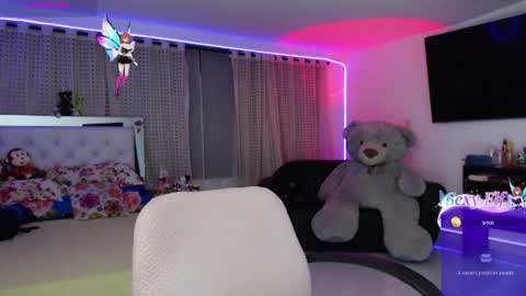 Snapshot of lyann_ chatting on 05.15.26 Lyann online show from 05.15.26