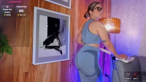 Lyana online show from 09.28.25