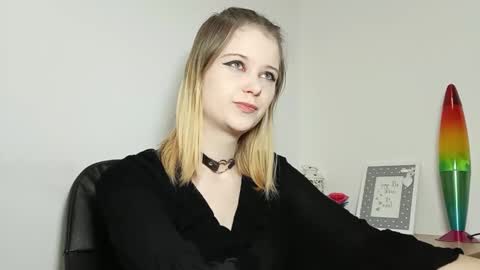 Snapshot of lydiasunny chatting on 09.17.25 Lydia online show from 09.17.25