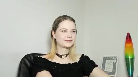 Snapshot of lydiasunny chatting on 09.25.25 Lydia online show from 09.25.25