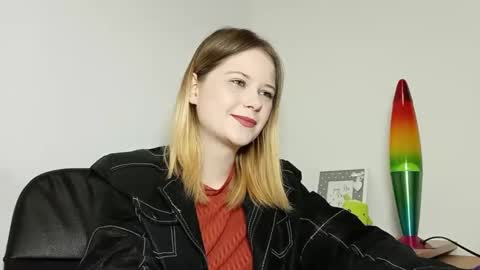 Snapshot of lydiasunny chatting on 10.09.25 Lydia online show from 10.09.25