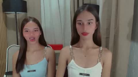 Snapshot of lykaloops chatting on 05.19.26 LYKA LOOPS online show from 05.19.26