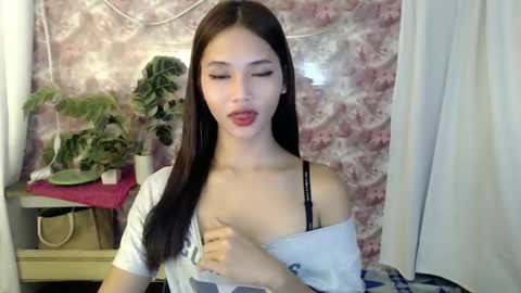 Snapshot of lykaloops chatting on 06.01.26 LYKA LOOPS online show from 06.01.26