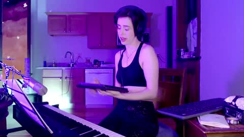 LylacDoll online show from 12.19.24