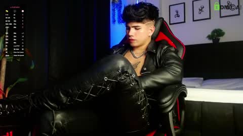 Snapshot of lylebennett_ chatting on 05.11.26 Lyle Bennett Freelance Model online show from 05.11.26