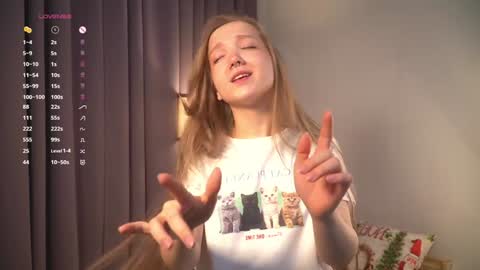 Snapshot of lyly_bambi chatting on 12.26.24 Lyly bambi online show from 12.26.24