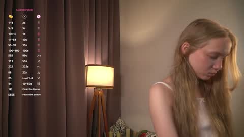 Snapshot of lyly_bambi chatting on 01.13.25 Lyly bambi online show from 01.13.25