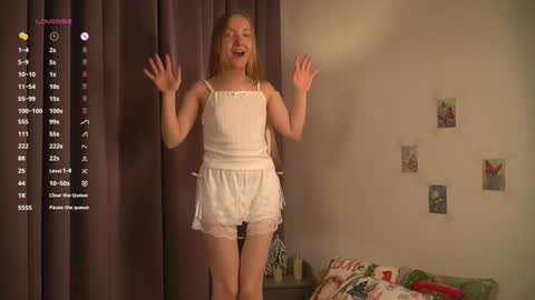 Snapshot of lyly_bambi chatting on 01.14.25 Lyly bambi online show from 01.14.25