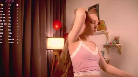 Snapshot of lyly_bambi chatting on 02.20.25 Lyly bambi online show from 02.20.25