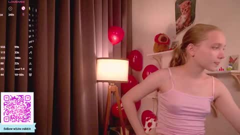 Snapshot of lyly_bambi chatting on 02.20.25 Lyly bambi online show from 02.20.25