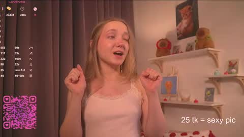 Snapshot of lyly_bambi chatting on 03.01.25 Lyly bambi online show from 03.01.25