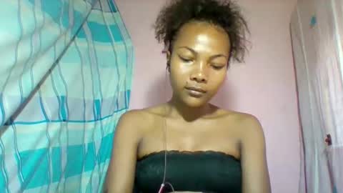 lyndah19 online show from 12.20.25