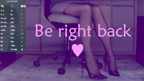 Snapshot of lyndawhite chatting on 04.08.26 Lynda White online show from 04.08.26