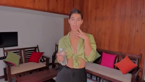  LYNN  online show from 11.09.25