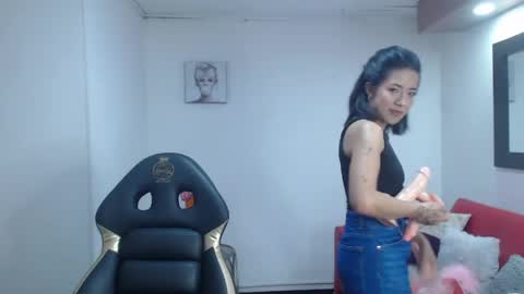 lynn_turner_ online show from 04.13.26