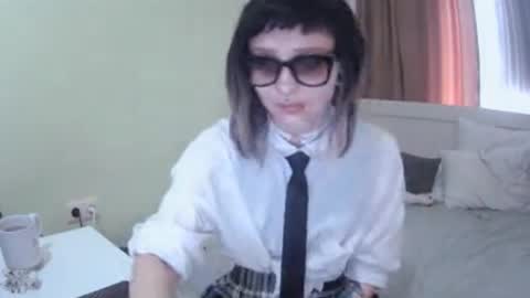 Snapshot of lynncottingham chatting on 09.18.25 Kira online show from 09.18.25