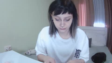 Snapshot of lynncottingham chatting on 09.22.25 Kira online show from 09.22.25