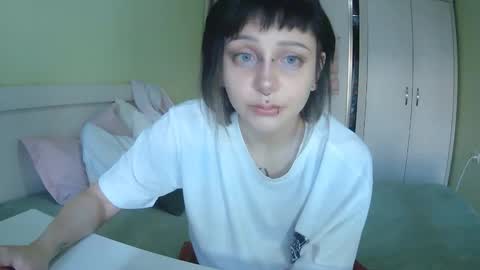 Snapshot of lynncottingham chatting on 09.23.25 Kira online show from 09.23.25
