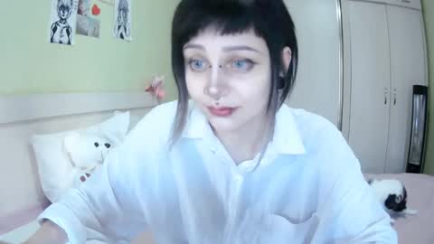 Snapshot of lynncottingham chatting on 09.24.25 Kira online show from 09.24.25