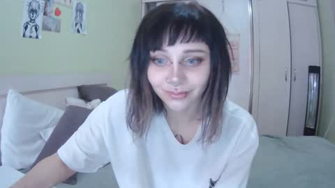 Snapshot of lynncottingham chatting on 09.25.25 Kira online show from 09.25.25