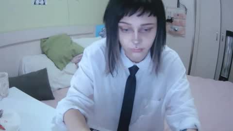 Snapshot of lynncottingham chatting on 09.30.25 Kira online show from 09.30.25