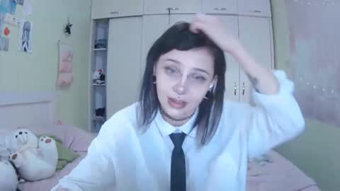 Snapshot of lynncottingham chatting on 10.08.25 Kira online show from 10.08.25