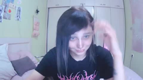 Snapshot of lynncottingham chatting on 10.20.25 Kira online show from 10.20.25