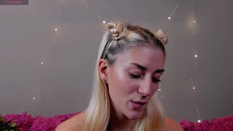 Snapshot of lynngarney chatting on 12.16.24 Lika online show from 12.16.24