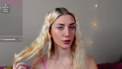 Snapshot of lynngarney chatting on 12.19.24 Lika online show from 12.19.24