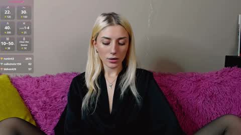 Snapshot of lynngarney chatting on 12.24.24 Lika online show from 12.24.24