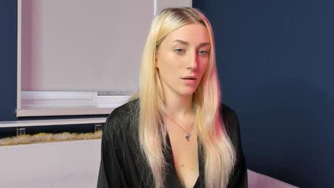 Snapshot of lynngarney chatting on 12.27.24 Lika online show from 12.27.24