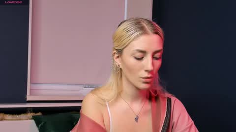 Snapshot of lynngarney chatting on 01.15.25 Lika online show from 01.15.25