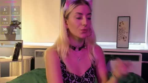 Snapshot of lynngarney chatting on 01.30.25 Lika online show from 01.30.25