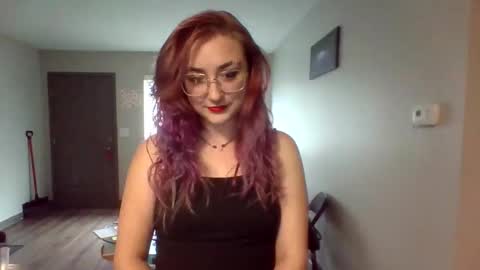 Snapshot of lynnkitten69000 chatting on 04.04.26 Lynn online show from 04.04.26