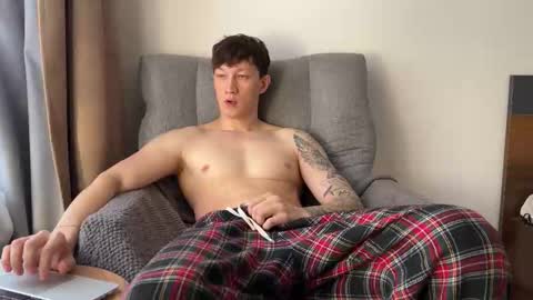 Snapshot of lyon_power_ chatting on 02.01.26 Dani online show from 02.01.26