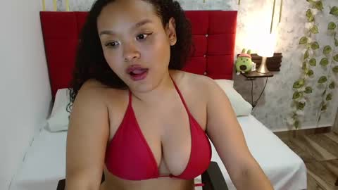 Snapshot of lyra_0 chatting on 01.18.25 Lyra online show from 01.18.25