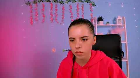 Snapshot of lyra_desire chatting on 06.17.26 lyra_desire online show from 06.17.26