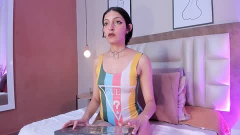 Snapshot of lyravendrell chatting on 01.12.26 Lyravendrell online show from 01.12.26