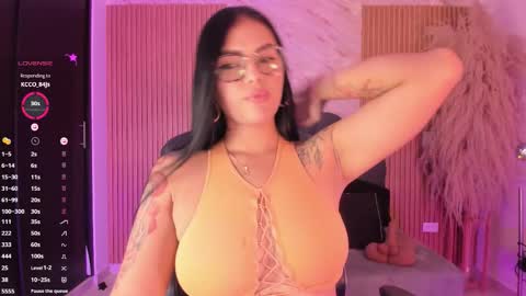    VIVIANA    online show from 10.21.25