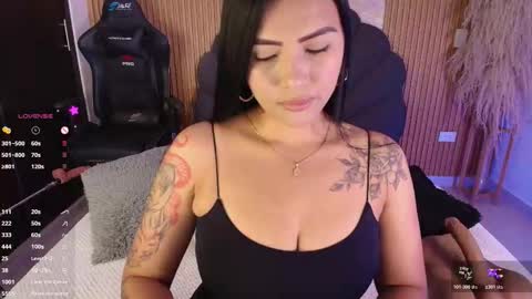    VIVIANA    online show from 10.22.25