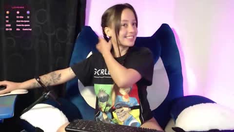 Snapshot of lyshana chatting on 01.16.26 lyshana online show from 01.16.26